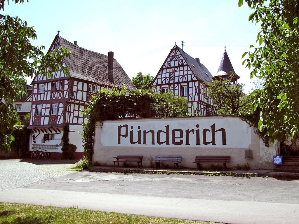 Pünderich Vias Ferienwohnungen מראה חיצוני תמונה